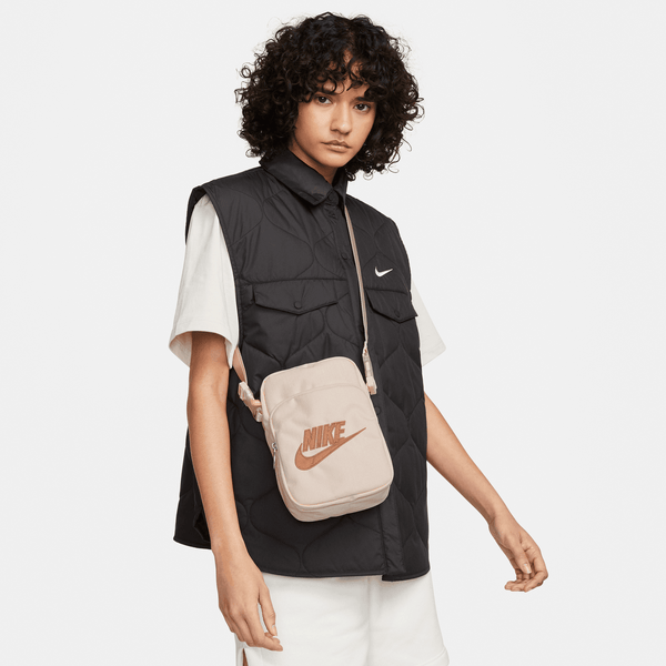 NK HERITAGE CROSSBODY - MTLC M