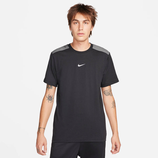 M NSW SP GRAPHIC TEE