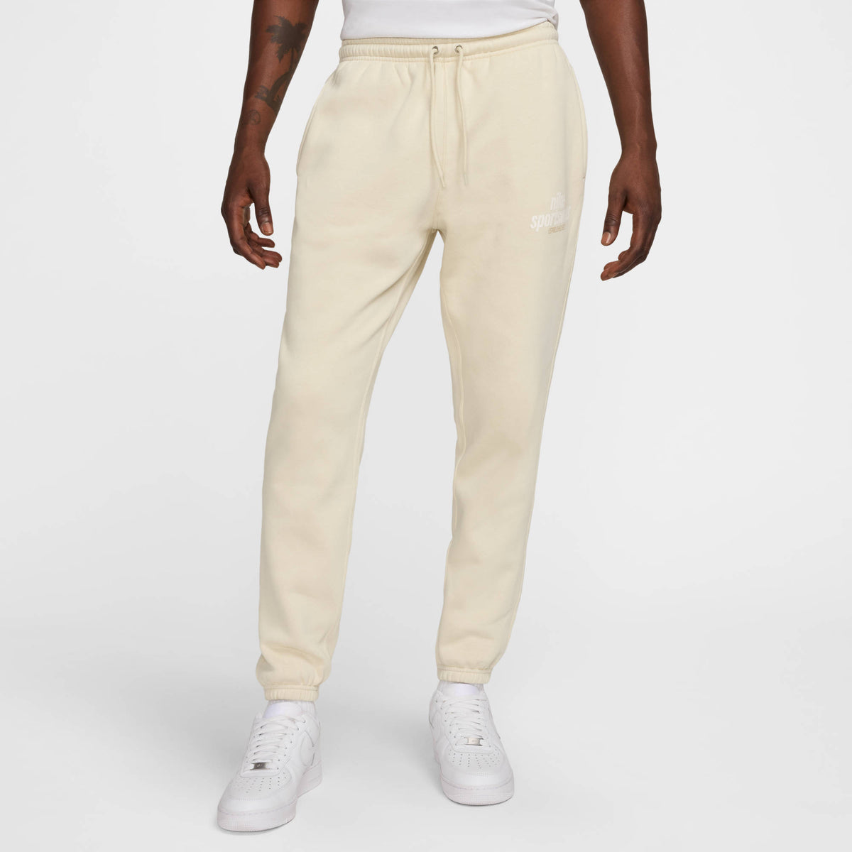M NK CLUB BB CF PANT NSW GFX